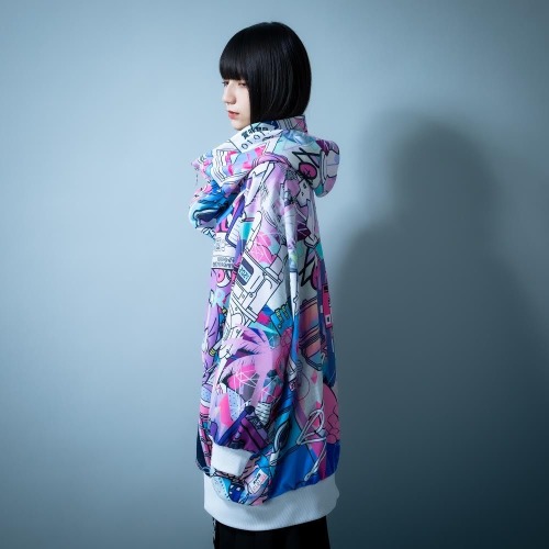 【 REFLEM × 寺田てら by pixiv WAEN GALLERY 】﻿﻿REFLEMさんとのコラボアイテムが2021年1月8日から発売開始いたします⚡️﻿背面もデザインした気合の入った服なの