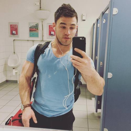 lumbrjax:  Instagram user @brian_keane_fitness http://ift.tt/1n3OKCb 
