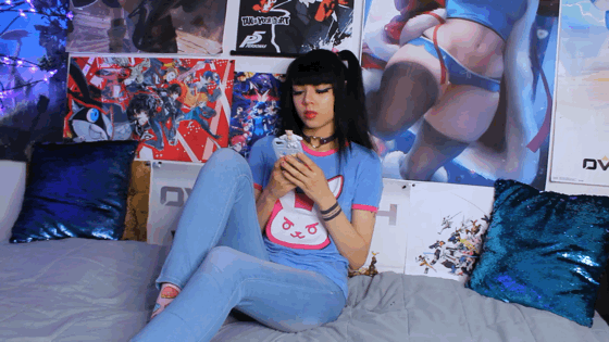 xcorpsekittenx:  Boredom leads to strange things 😉Watch my hottest vid yet here!