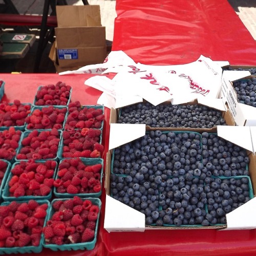 Pike Place Market in August I: Summer Fruit, Seattle, 2014.