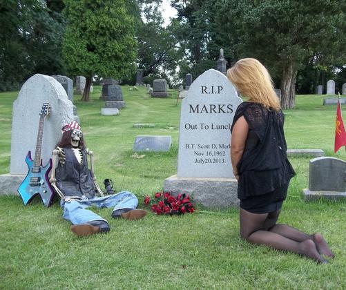 ifootman:Great website www.Cemeterytohellguitars.com love the girls he has on there