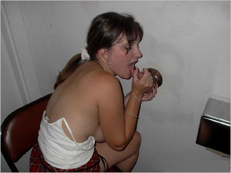 postyourslut:  Good place for a Slut to learn how to give a blow job