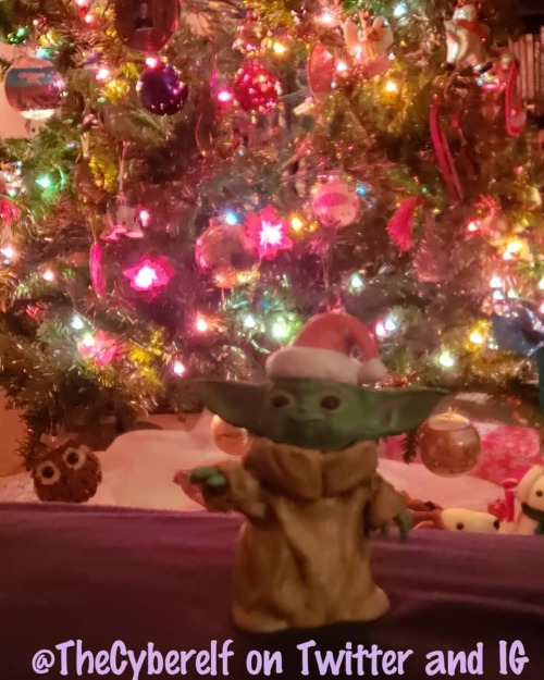 Baby Yoda&rsquo;s 1st Christmas! #HappyHolidays #HappyHanukkah #MerryChristmas #TheChild #BabyYo