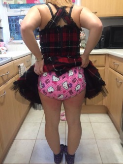 wittlesissybaby:  “Lift up your skirt, sissy! I wanna see how red your bottom is! Oh look at that it’s almost as pink as your diapers! Haha! Now be a good gurl and drop your Pampers and bend over the counter! Mommy wants to give you a nice good pounding