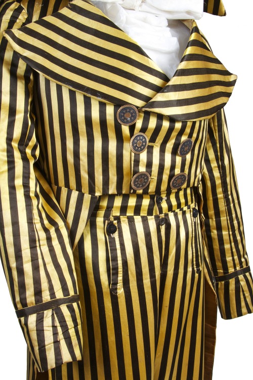 laissezferre: valdsbejakande: fripperiesandfobs: Incroyable suit, late 1790’s From Bonham&rsqu