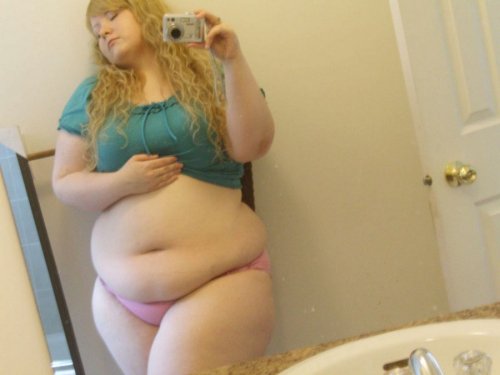 missbbwblog:  Reblog if you like to fuck chubbies