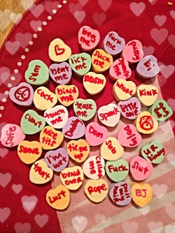 onesubsjourney:  How conversation hearts should be!