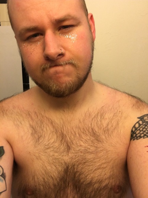 rylances:there’s still glitter on me