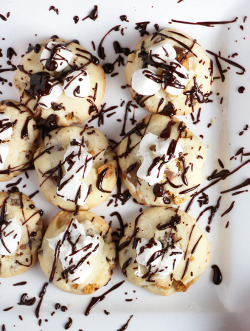 fullcravings:S’mores Shortbread  oh my