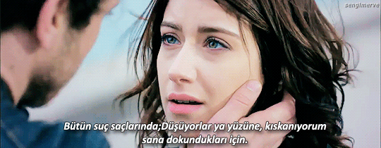 senglmerve: -Sana aşığım.+Ama etrafında bir sürü kız var, neden ben?