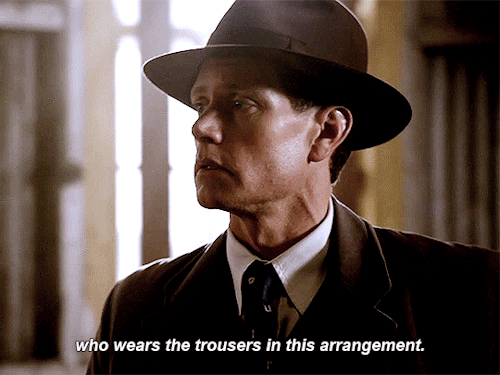 Miss Fisher’s Murder Mysteries (2012-2015) ↳ 1x04 Death At Victoria Dock