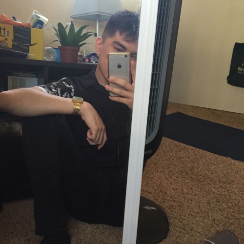 eternallybutthurt:  I love getting dressed 