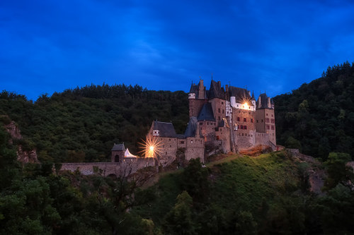 Burg Eltz (Blue Hour) by Rainer Albrecht flic.kr/p/2jgpfzE