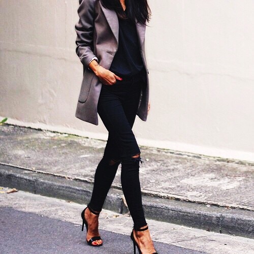 Black blazer with jeans outfits