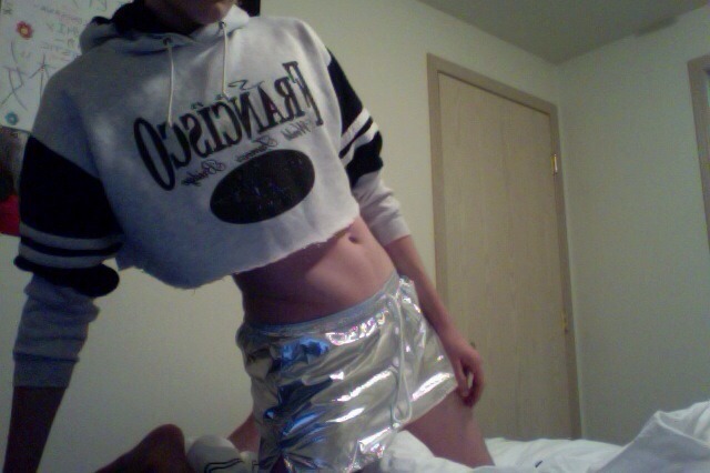 whinyfag2000:  pinchyboy:  whinyfag2000:  ive had this crop top for months now i