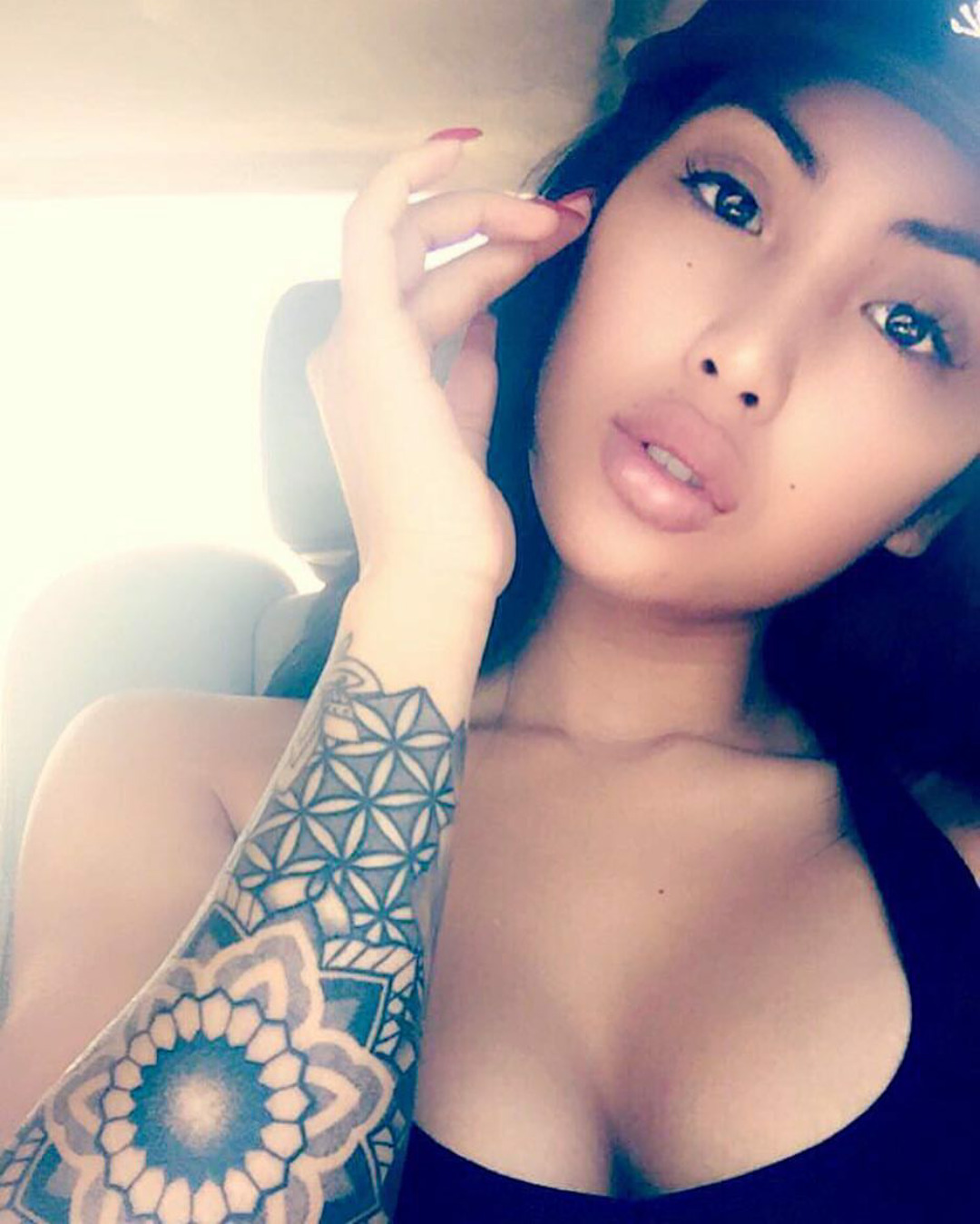 selfysgalore:  Nice tattoo
