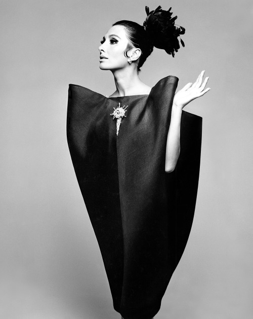 Balenciaga, ‘Four Sided Dress’, 1967 - Ph. Hiro
