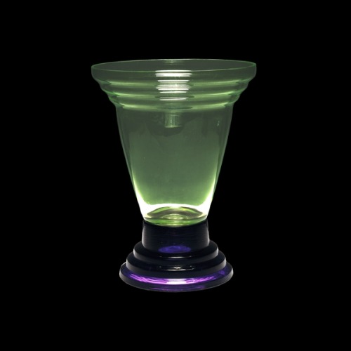 Chris Lebeau, glass vase, 1925-30. Leerdam, Holland. Via British Museum.Joris Johannes Christiaan Le