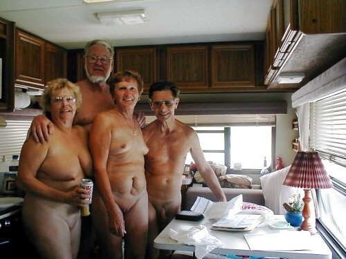 https://maturebate.tumblr.com/post/172686568794