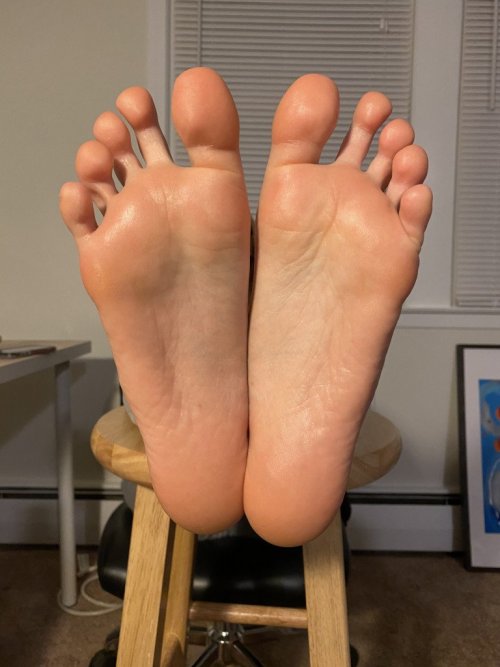 GF’s incred size 10 smelly feet