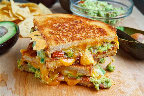 chefbrody:  Bacon Guacamole Grilled Cheese Sandwich Source: http://www.closetcooking.com/2012/01/bacon-guacamole-grilled-cheese-sandwich.html