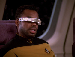 amethyst-soong:Geordi was so hot with a beard tho. 