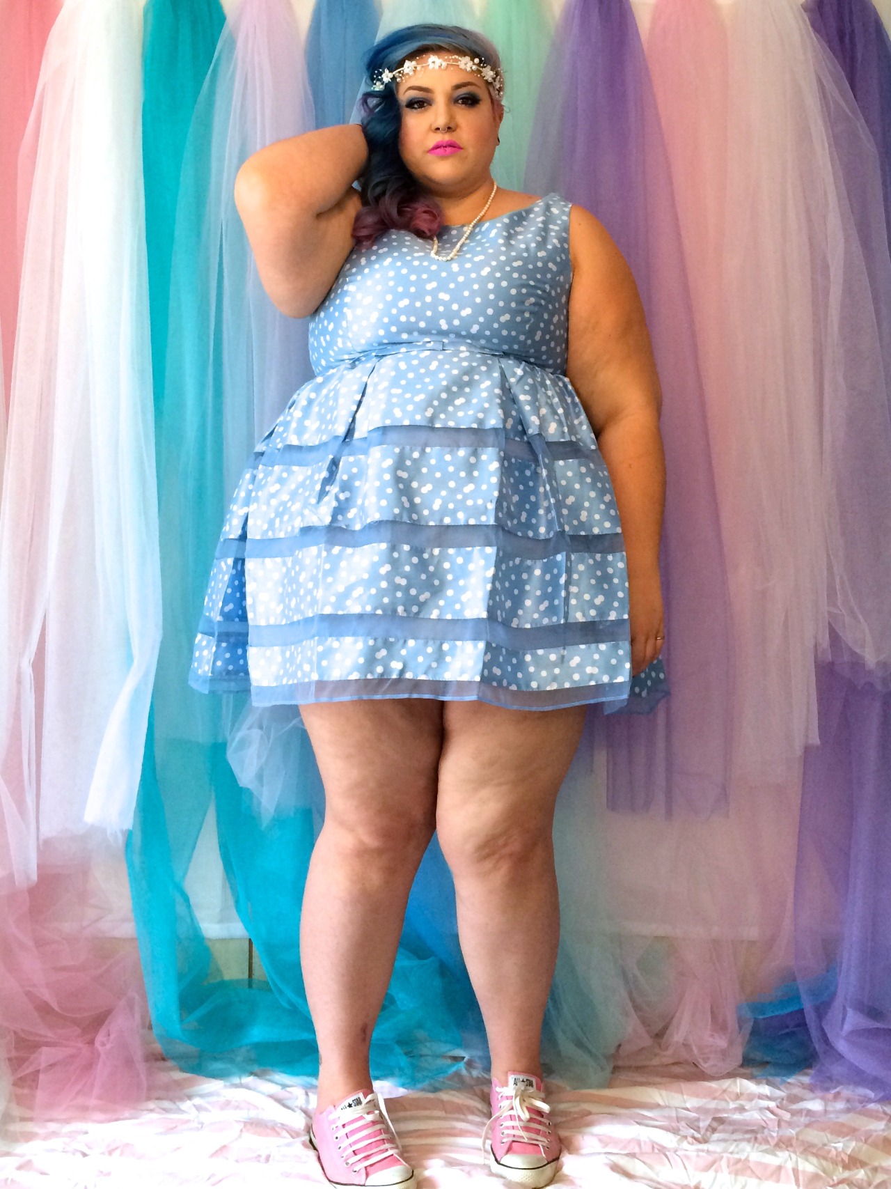fawns-baby-space:  angelsandkings:  punk chunk rock prom queen  Wow, you’re pretty.