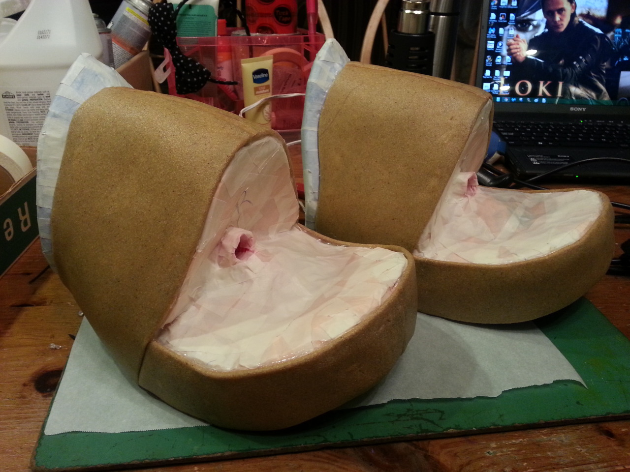 oshleycosplay:  Working on the Scourgestalker hunter armour set (tier 8) from World