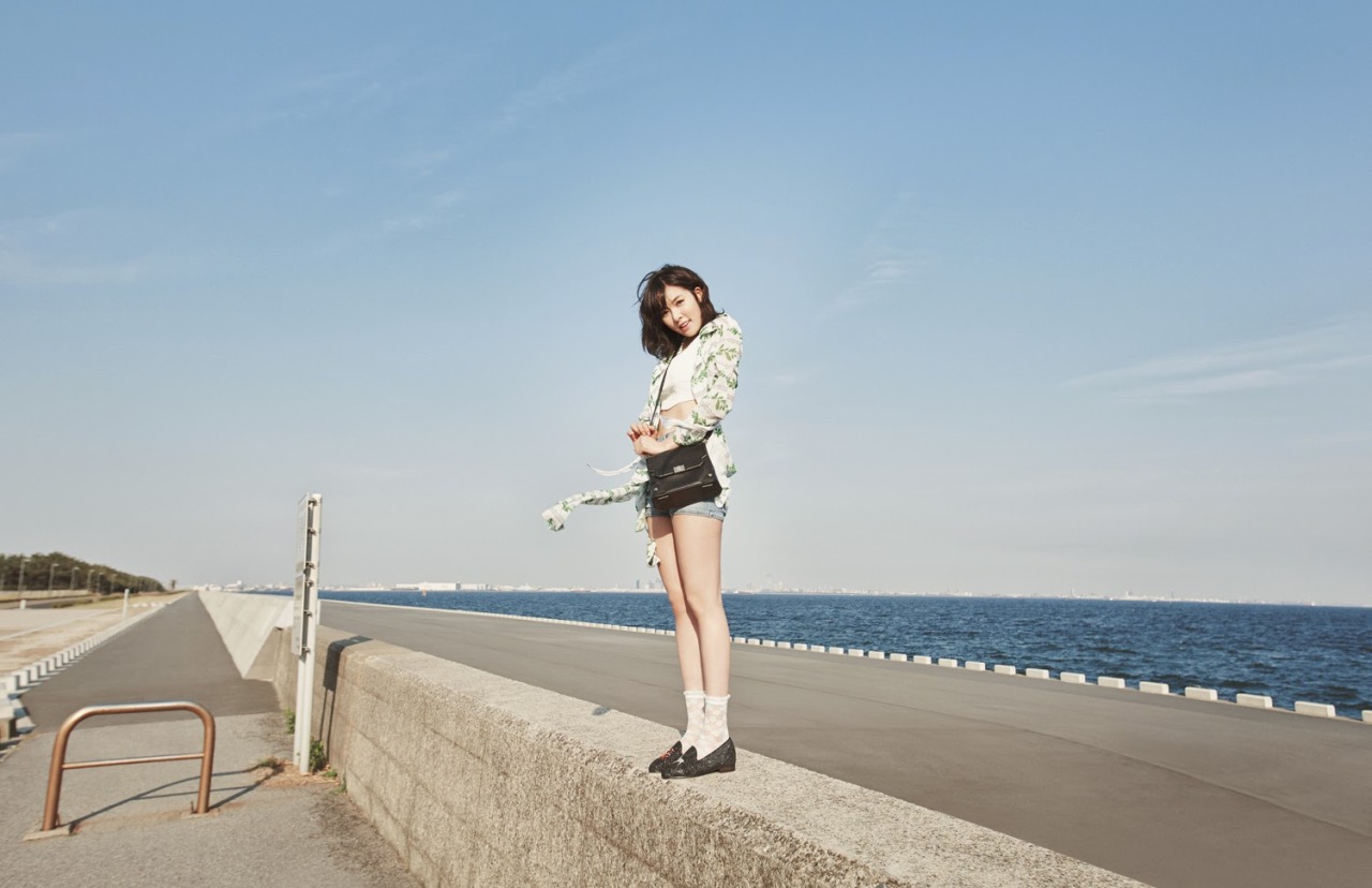 kpophqpictures:  [HQ] 4Minute Hyuna for CéCi (1500x970)Bigger Pictures: 1 l 2 l
