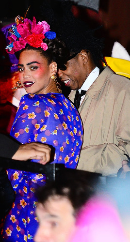 linrenzo:  life-of-beyonce:  The C(art)ers (31.10.2014)  Bey as Frida KahloJay as Jean-Michel Basquiat & Blue as their Picasso Baby   This concept was extremely dope