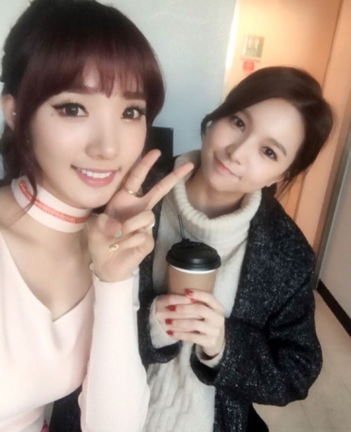 fiestarintl: 160131 Jei Instagram Update w/ Stellar’s Minhee (no caption)