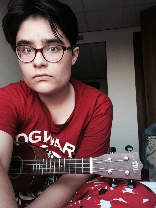 agenderlafayette:aesthetic of the day: anxious, sleepy and homesick