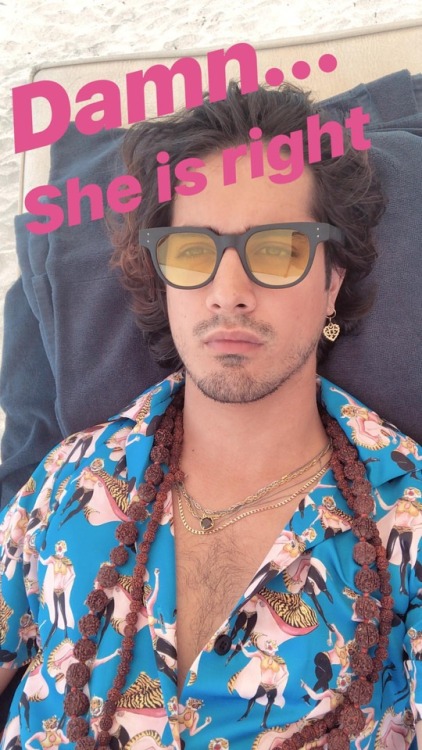 celebswhogetslepton:  “If the 90′s showed up and drank two double Volcanoes and then threw up on you, that’s what you look like right now.” “Thanks babe.”  Avan Jogia on his Instagram Story (20 March, 2018) 