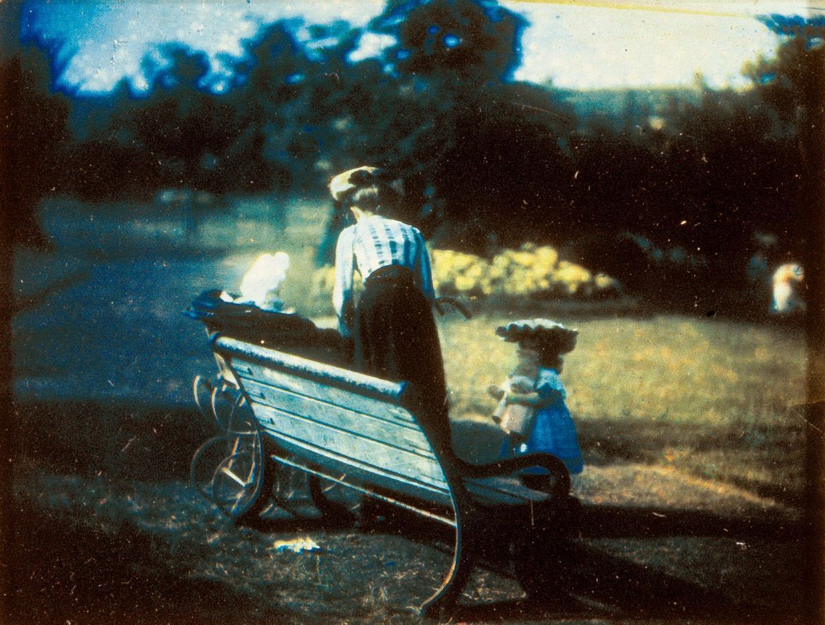 collectorsweekly:  Experimental color photographs taken around Brighton, England,