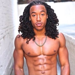 robertjjj:  iamlocd:  @iamchaddavis  Hey cutie  very sexy dude