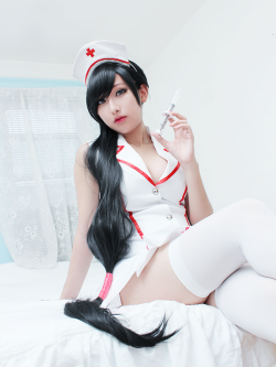 cosplayiscool:  Nurse Akali 1 by RinnieRiotJoin us on Facebook Do You Like Cosplay Babes?(Source: didsrainfall.deviantart.com)