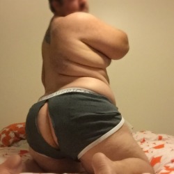 bears4us:  Sexy bottom chub