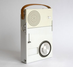 oyeahdesign:  TP 1 Radio/Phono Combination