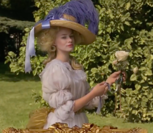 The Secret Versailles of Marie Antoinette (2018)La Reine en Gaulle (1783)