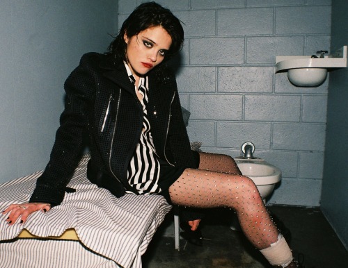 Sky Ferreira - Page 2 Tumblr_n72pjjapTN1rbtsvmo1_500