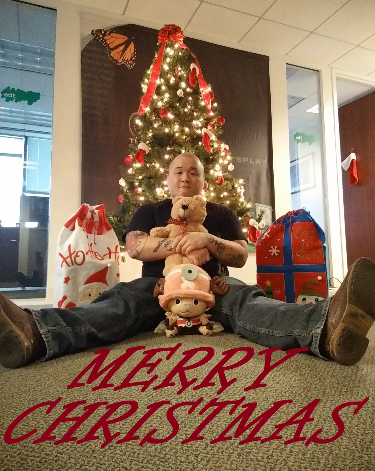 vizualdesperado:  HAPPY HOLIDAYS EVERYBODY!!! Merry Christmas to my buddies who are