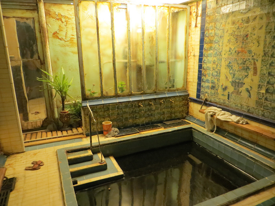 archatlas:     Musée Miniature &amp; Cinéma     Before special effects went