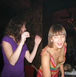 More nip slips and pussy slips pics at http://pussyslip.tumblr.com/