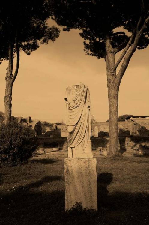 thatshowthingstarted:Roberta Fineberg, “Classical Greco-Roman Statue in Ostia Antica”