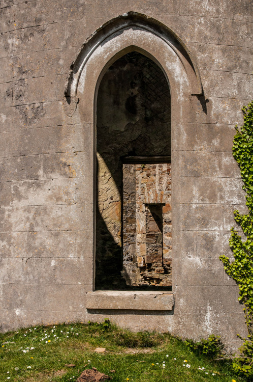 Mise en AbymeClifden Castle, May 2021