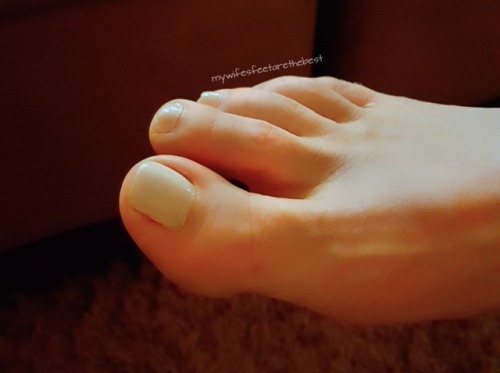 mywifesfeetarethebest: For all of you out there who love that BIG toe!