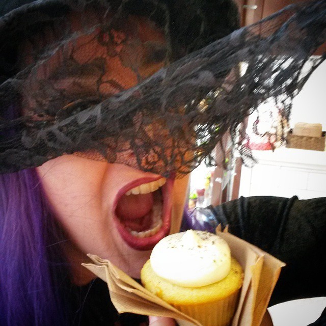 Mistress Alice demonstrates proper #cupcake eating technique while wearing a #gothic