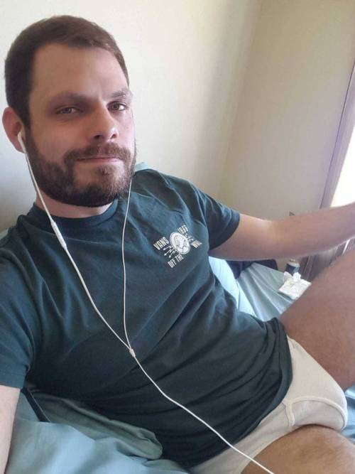 robrobbyrob1963:Dad is very open and casual staying in his underwear and t-shirt on the weekends at 