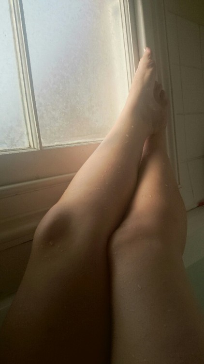 serendipity-creek:  I love laying in the bath with the sun beaming through the window, keeping me warm, good music and chatting with my favourite followers.  Don’t make me get out.