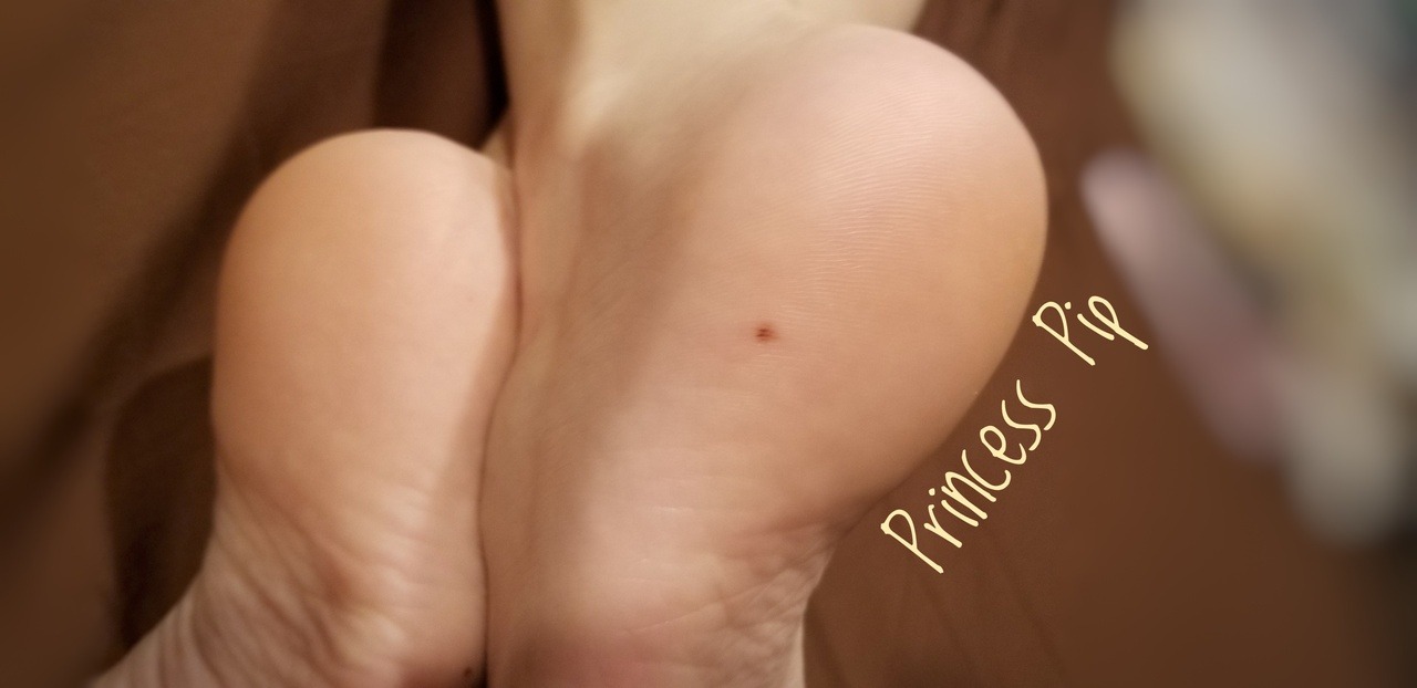 princesspipsperfect10:  Some close ups for ya   If I could have them stinky, sweaty